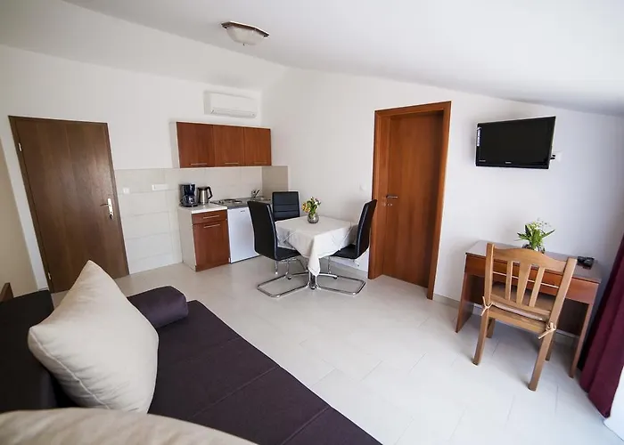 게스트하우스 Katarina 3*